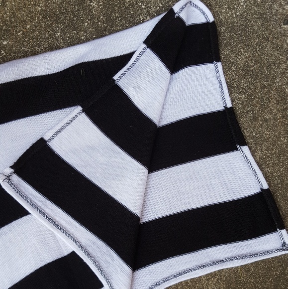Black and White Striped Light Sweater Blouse - Picture 4 of 7
